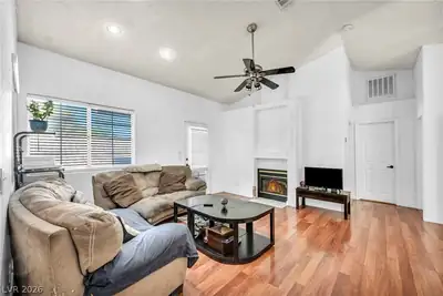 1600 North Torrey Pines Drive 202, Las Vegas, NV 89108 