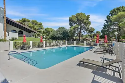 3016 Calle De Laredo, Las Vegas, NV 89102 Pool