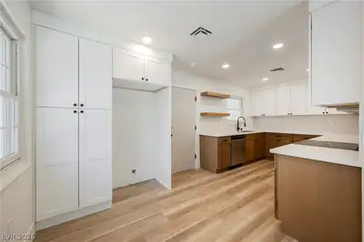 3621 Fortune Avenue, Las Vegas, NV 89107 Kitchen