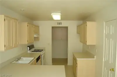 425 Tree Sap Avenue, Las Vegas, NV 89183 Kitchen