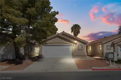 5320 Warhawk Avenue, Las Vegas