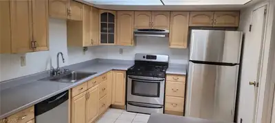 600 Buttonwood Lane, Las Vegas, NV 89107 Kitchen