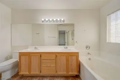 3637 Ferrell Street, North Las Vegas, NV 89032 Primary Bathroom