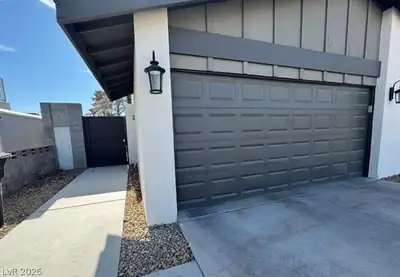 2191 Pommel Avenue, Las Vegas, NV 89119 Garage