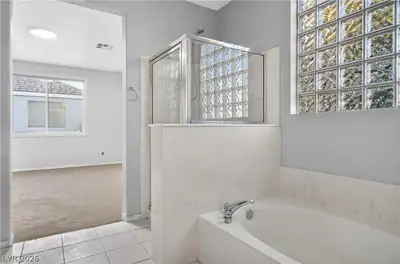 6276 Huntington Ridge Avenue, Las Vegas, NV 89139 Primary Bathroom