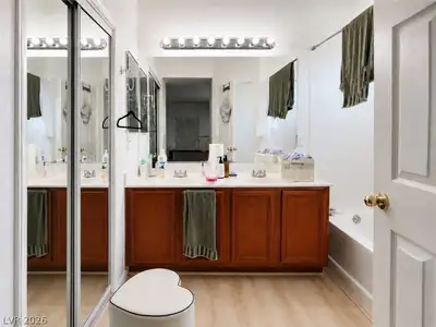 8532 Sweet Cedar Avenue, Las Vegas, NV 89143 Primary Bathroom