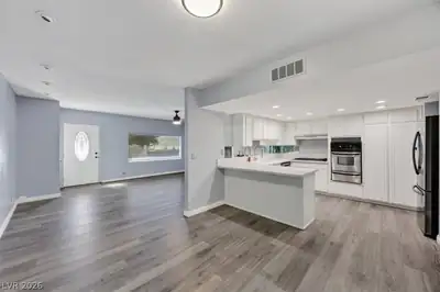 3338 Dunham Court, Las Vegas, NV 89121 Kitchen