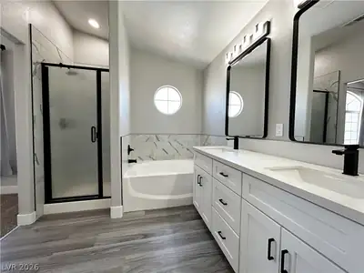 3921 Hampton Grove Court, Las Vegas, NV 89129 Primary Bathroom