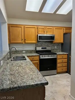 2150 Point Mallard Drive, Henderson, NV 89012 Kitchen