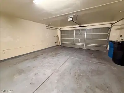 5313 Hollyridge Street, North Las Vegas, NV 89081 Garage