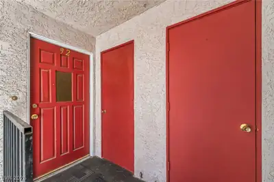 5264 Child Court 92, Las Vegas, NV 89103 Entry