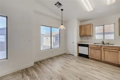 5944 Trickling Descent Street 101, Henderson, NV 89011 Kitchen
