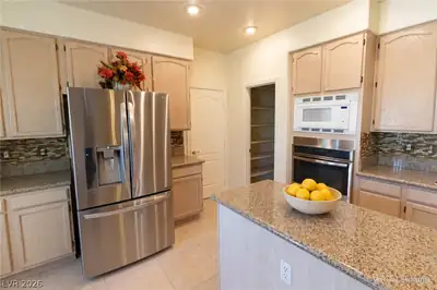 2880 Cooper Creek Drive, Henderson, NV 89074 Kitchen