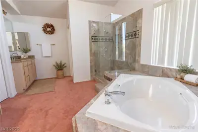 2880 Cooper Creek Drive, Henderson, NV 89074 Primary Bathroom