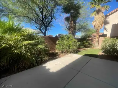 1613 YELLOW TULIP Place n, Henderson, NV 89012 Yard