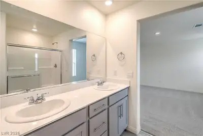 1208 Sun Parakeet Drive, Henderson, NV 89011 Primary Bathroom