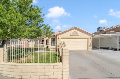 125 Heather Drive, Henderson, NV 89002 Front of Structure