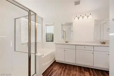 9875 Travis Lake Court, Las Vegas, NV 89148 Primary Bathroom