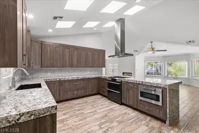 7650 Cowboy Trail, Las Vegas, NV 89131 