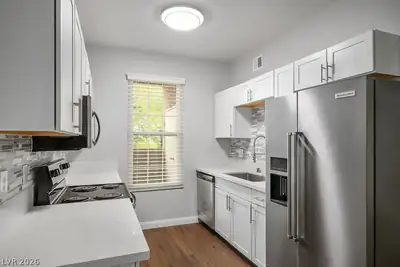 231 West Horizon Ridge Parkway 514, Henderson, NV 89012 Kitchen
