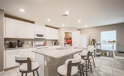5860 Mia Skye Street, Las Vegas, NV 89148 Kitchen