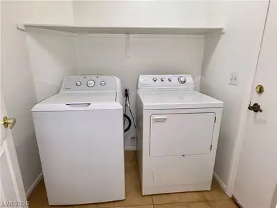 4011 Chalfont Court, Las Vegas, NV 89121 Laundry