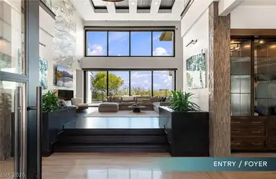 6 Bright Hollow Court, Las Vegas, NV 89135 