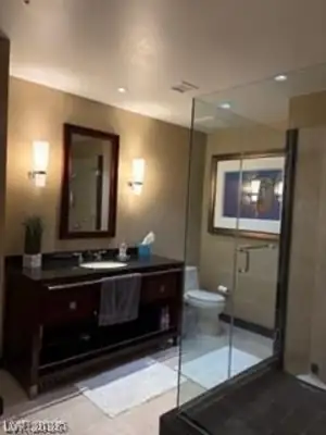 2700 Las Vegas Boulevard 708, Las Vegas, NV 89109 Bathroom