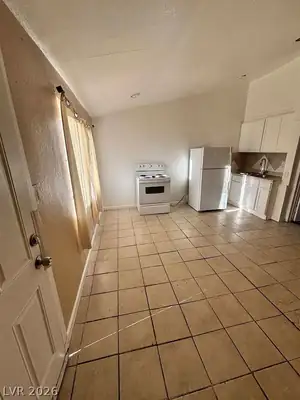 1124 Laurel Avenue 1, Las Vegas, NV 89104 Kitchen