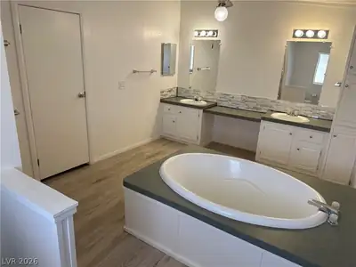 3270 West Simkins Road, Pahrump, NV 89060 Primary Bathroom