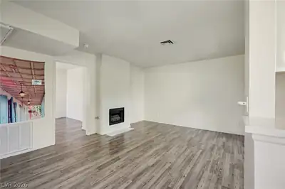 4889 South Torrey Pines Drive 201, Las Vegas, NV 89103 