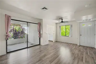 4889 South Torrey Pines Drive 201, Las Vegas, NV 89103 