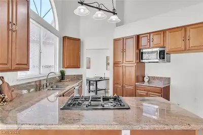 370 Rushing Creek Court, Henderson, NV 89014 Kitchen