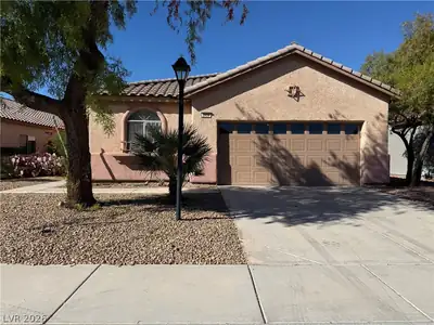 5934 Terra Grande Avenue, Las Vegas, NV 89122 Front of Structure