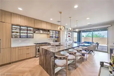 10470 Dove Meadow Way Las Vegas, NV 89135