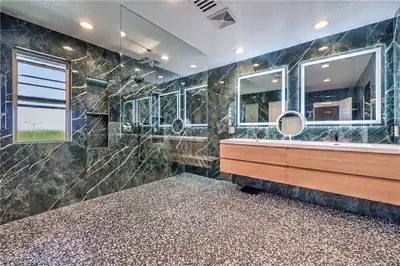 10470 Dove Meadow Way, Las Vegas, NV 89135 Primary Bathroom