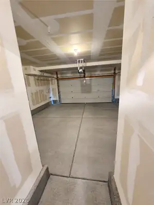 6037 Amaryllis Falls Street, North Las Vegas, NV 89081 Garage