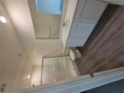 6037 Amaryllis Falls Street, North Las Vegas, NV 89081 Bathroom
