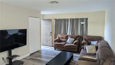220 North Bruce Street D, Las Vegas, NV 89101 Living Room