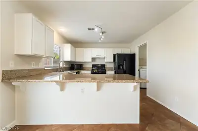 658 Emerald City Avenue, Las Vegas, NV 89183 Kitchen