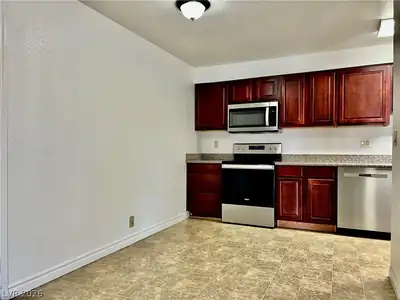 5041 River Glen Drive 96, Las Vegas, NV 89103 Kitchen
