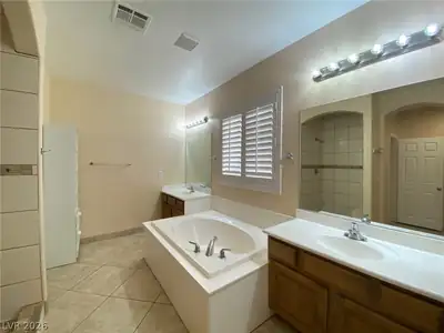 8683 Blakely Court, Las Vegas, NV 89148 Primary Bathroom