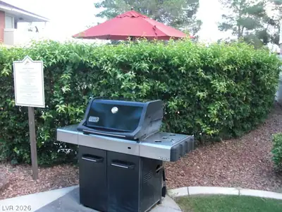 769 Oakmont Avenue 406, Las Vegas, NV 89109 Yard