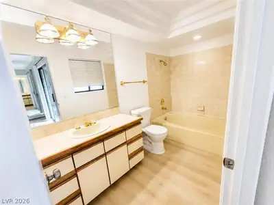 1417 Santa Margarita Street G, Las Vegas, NV 89146 Primary Bathroom