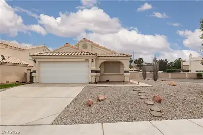 352 Lander Drive, Henderson, NV 89074 Front of Structure