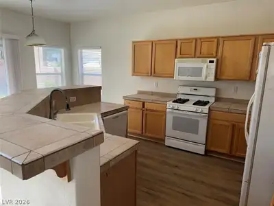 7633 Rainbow Cove Drive, Las Vegas, NV 89131 Kitchen
