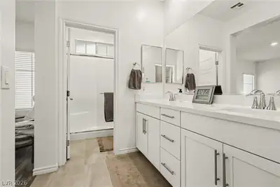 600 North Carriage Hill Drive 2174, Las Vegas, NV 89138 Primary Bathroom