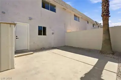 727 Greenbriar Townhouse Way, Las Vegas, NV 89121 Patio