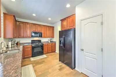 9317 Flowering Tulip Avenue, Las Vegas, NV 89166 Kitchen