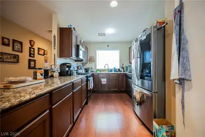 3221 Aiken Street, North Las Vegas, NV 89032 Kitchen